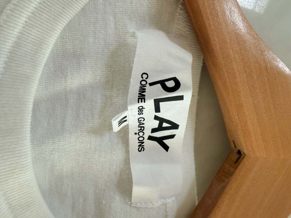 Comme des Garçons PLAY Red Heart Long Sleeve T-Shirt White Size M - Picture 7 of 9
